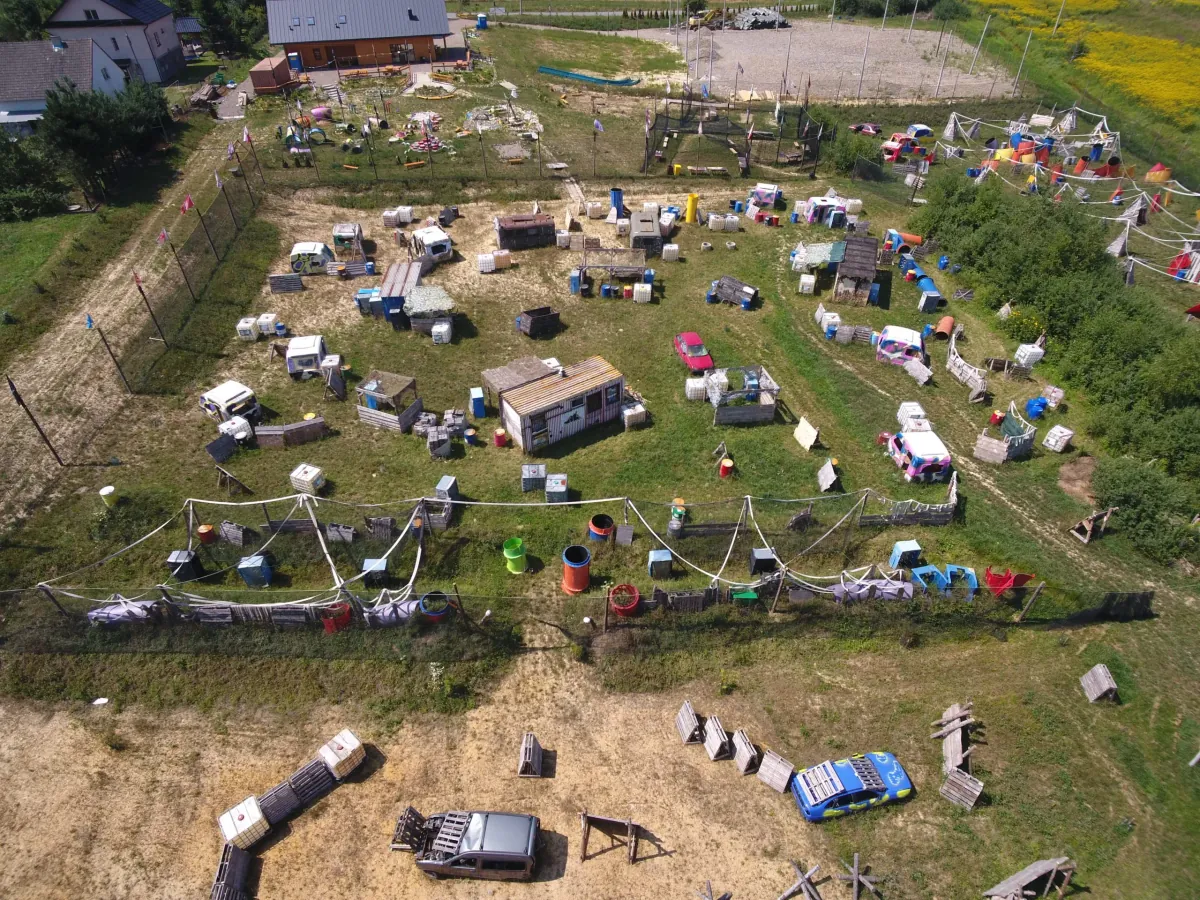 Arena Mocy - Profesjonalne pole paintballowe