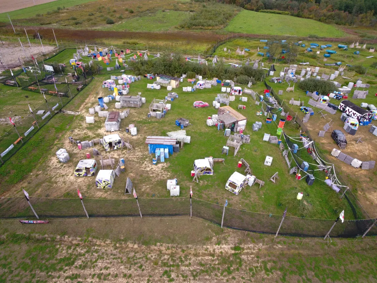 Arena Mocy - Widok na pole paintballowe